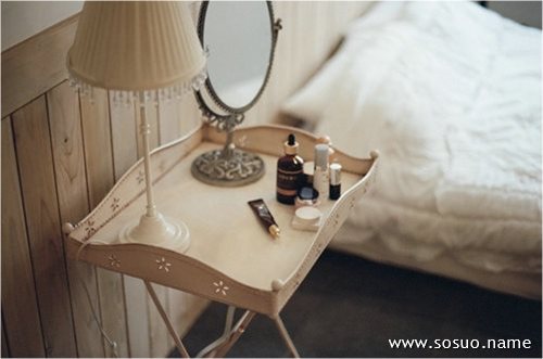 梦见被蜈蚣咬脚_周公解梦查询_佛滔算命网