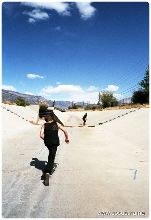 梦见自己被龙卷风卷到空中_周公解梦查询_佛