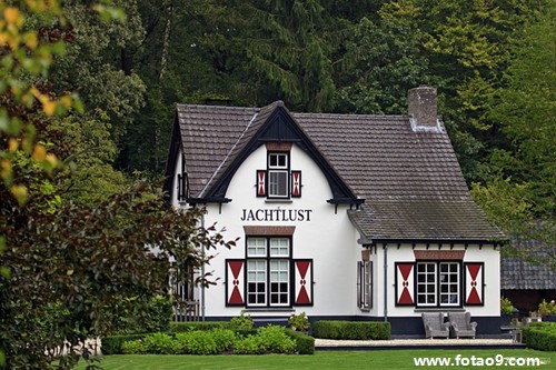 梦见旧情人不高兴在楼顶开着我_周公解梦查询