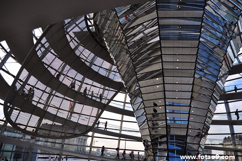 晚上做梦梦见婴儿出世有什么寓意_星座占卜_