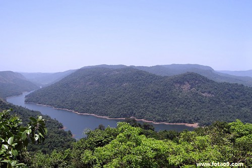 梦见我坐在直升飞机上的含义_周公解梦查询_