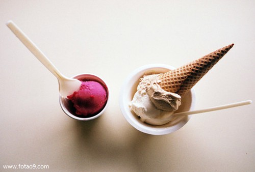 梦见二个女人见红的含义