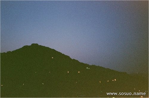 <em>梦见头发</em>很油在<em>洗头发</em>_周公解梦查询_佛滔算