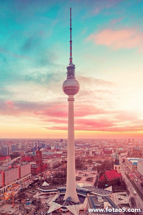 梦见手拿着红肚兜