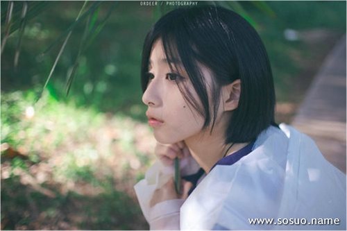 �μ��Լ�ͷ��ͻȻ������,�����μ��Լ�ͷ��ͻȻ������