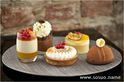 �μ�������һ��̧�ײ�,�����μ�������һ��̧�ײ�