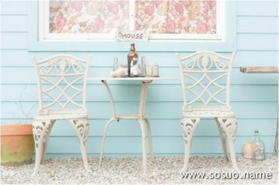 �μ�һֻ��ɫ�Ĺ��ں�ˮ,�����μ�һֻ��ɫ�Ĺ��ں�ˮ
