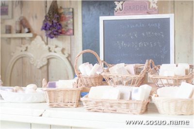 �μ���Ů��׷ҧ�첲,�����μ���Ů��׷ҧ�첲