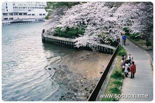 �μ�һ�����˺��Լ�һ������,�����μ�һ�����˺��Լ�һ������