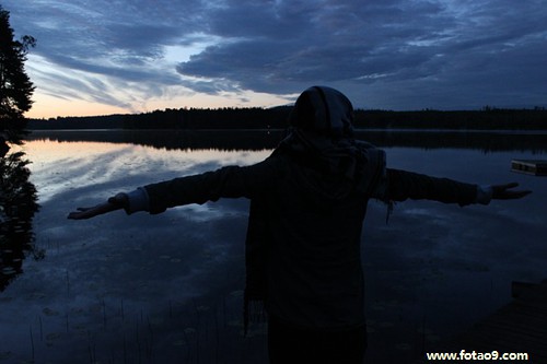 梦见坐在行驶的火车头上好不好?